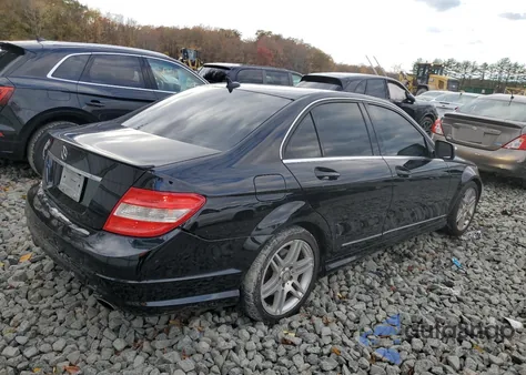 2008 Mercedes-Benz C 350 z USA, uszkodzony, nr VIN WDDGF56XX8R033468